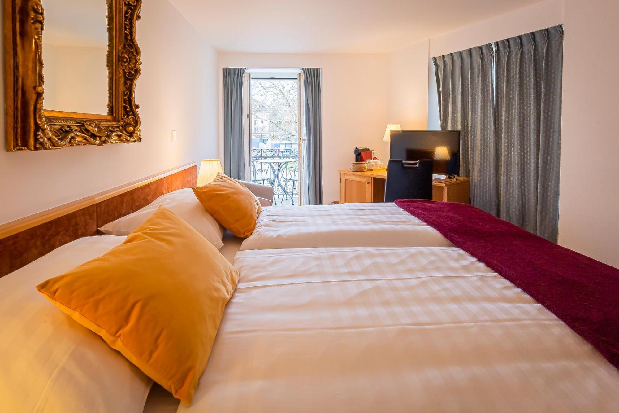 Hotel Du Cheval Blanc - City Center Bulle Esterno foto